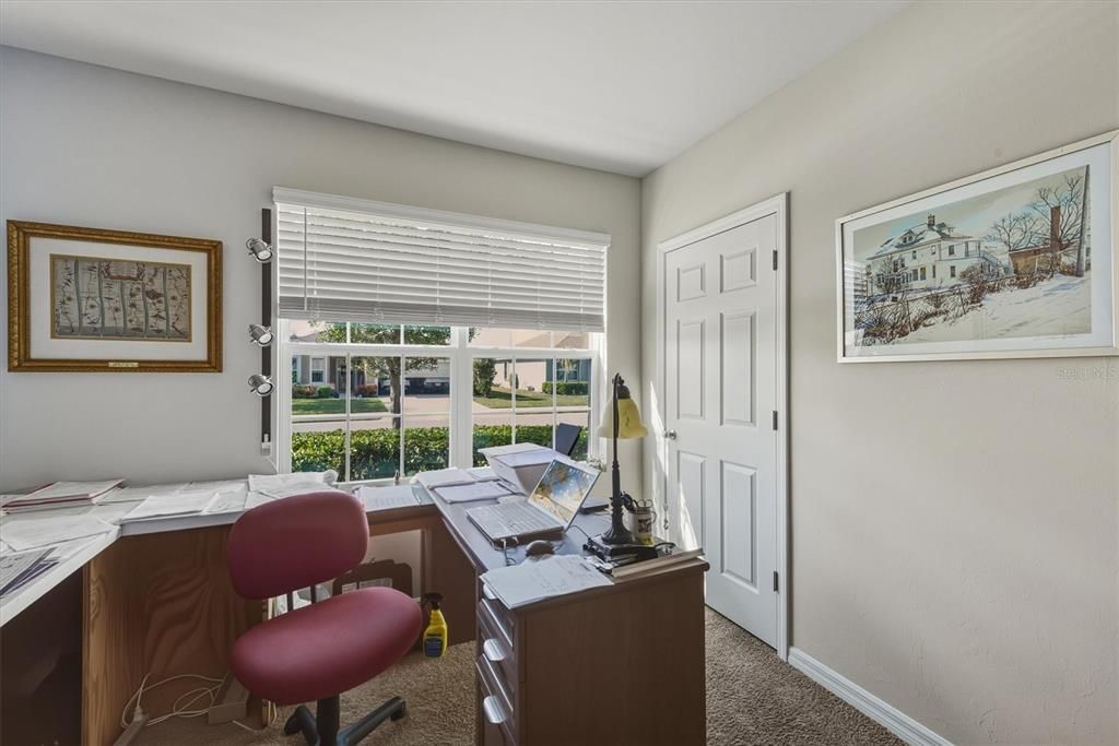 На продажу: $340,000 (4 спален, 2 ванн, 1812 Квадратных фут)