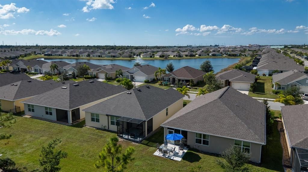 На продажу: $340,000 (4 спален, 2 ванн, 1812 Квадратных фут)