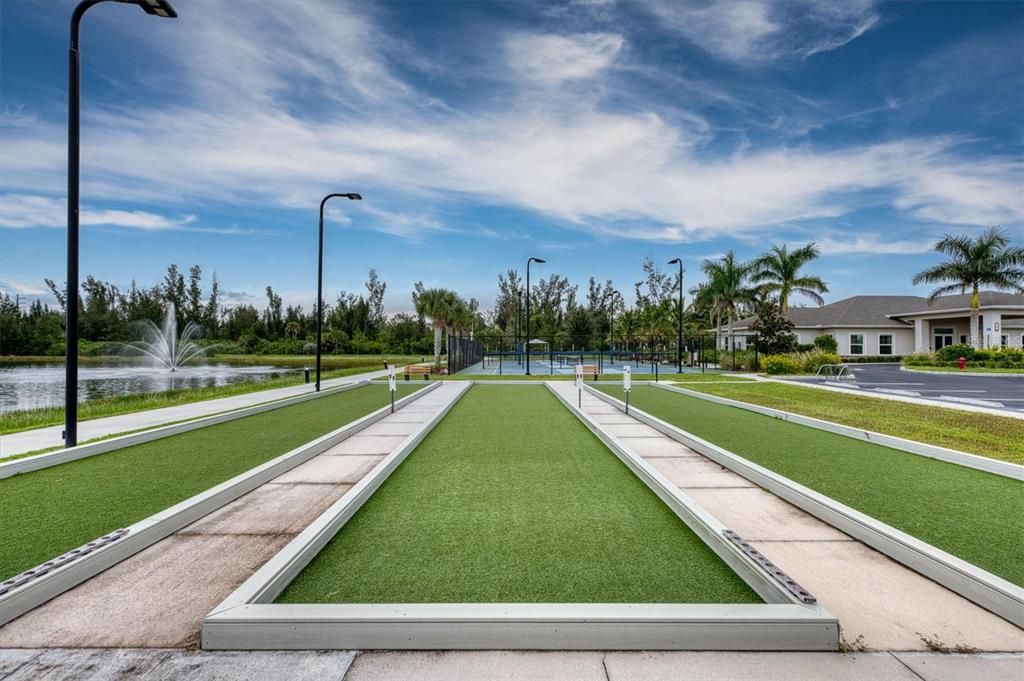 На продажу: $340,000 (4 спален, 2 ванн, 1812 Квадратных фут)