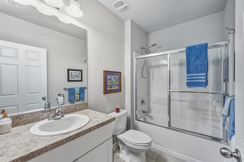 На продажу: $340,000 (4 спален, 2 ванн, 1812 Квадратных фут)