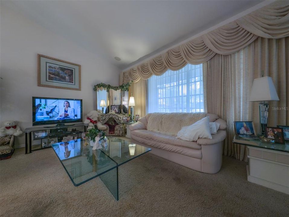 For Sale: $559,000 (3 beds, 2 baths, 1832 Square Feet)