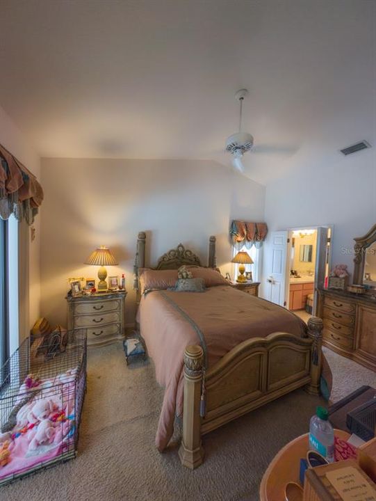 For Sale: $559,000 (3 beds, 2 baths, 1832 Square Feet)