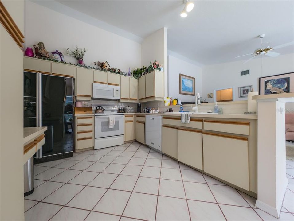 For Sale: $559,000 (3 beds, 2 baths, 1832 Square Feet)