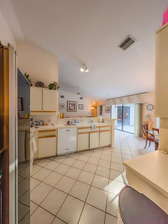 For Sale: $559,000 (3 beds, 2 baths, 1832 Square Feet)