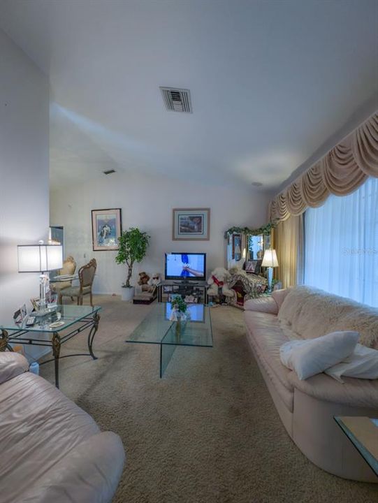 For Sale: $559,000 (3 beds, 2 baths, 1832 Square Feet)