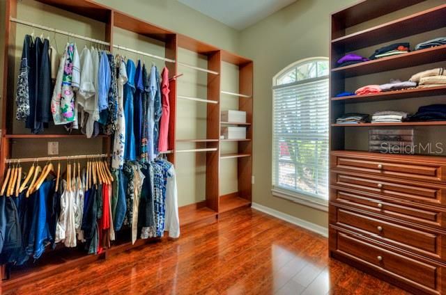 For Sale: $747,000 (4 beds, 3 baths, 2783 Square Feet)