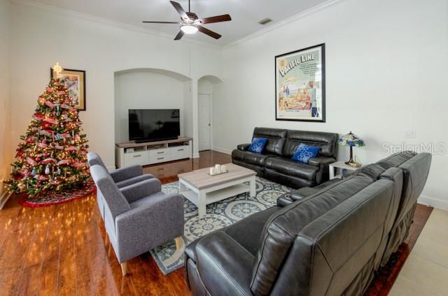 For Sale: $747,000 (4 beds, 3 baths, 2783 Square Feet)