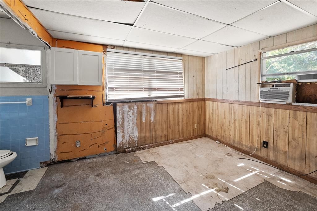 待售: $244,900 (3 贝兹, 2 浴室, 984 平方英尺)