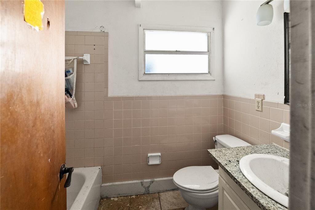 待售: $244,900 (3 贝兹, 2 浴室, 984 平方英尺)