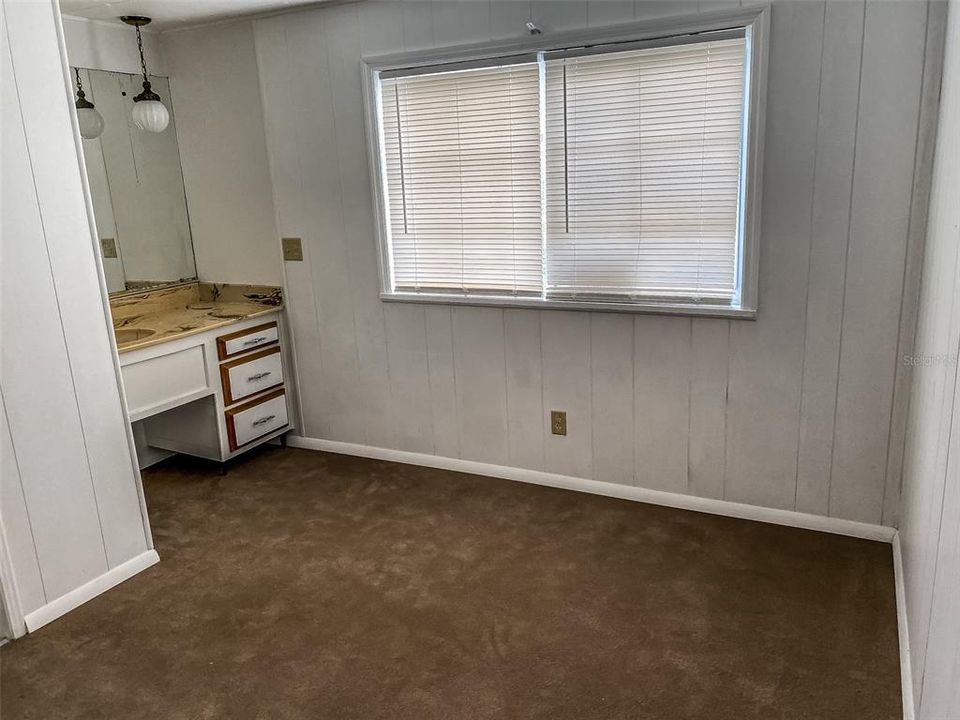 For Sale: $139,900 (2 beds, 2 baths, 952 Square Feet)