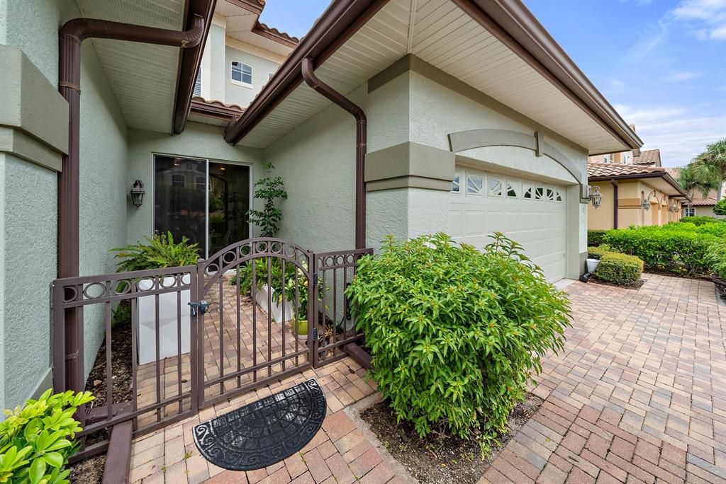 For Rent: $5,600 (4 beds, 3 baths, 2773 Square Feet)