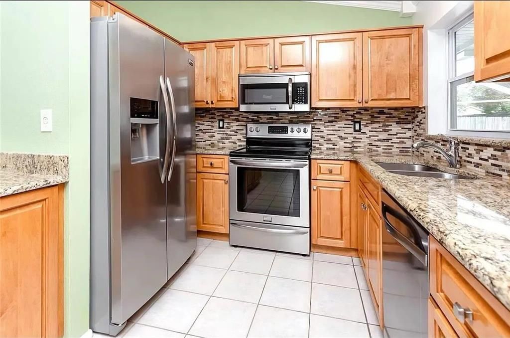 For Rent: $2,900 (3 beds, 2 baths, 1356 Square Feet)