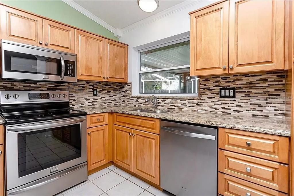 For Rent: $2,900 (3 beds, 2 baths, 1356 Square Feet)