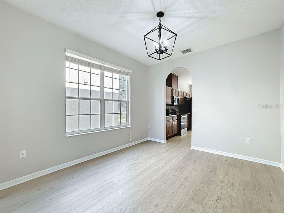 待售: $605,000 (5 贝兹, 4 浴室, 3498 平方英尺)