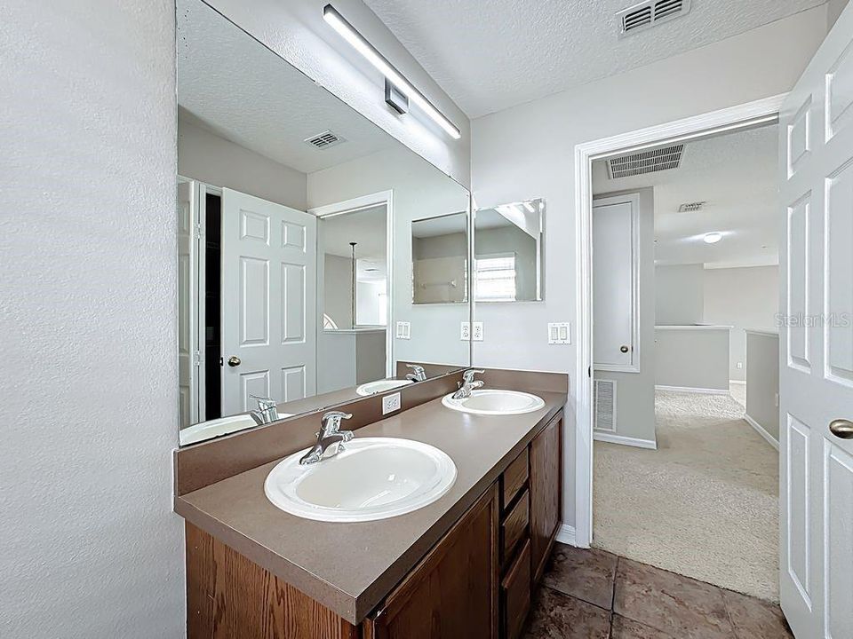 待售: $605,000 (5 贝兹, 4 浴室, 3498 平方英尺)