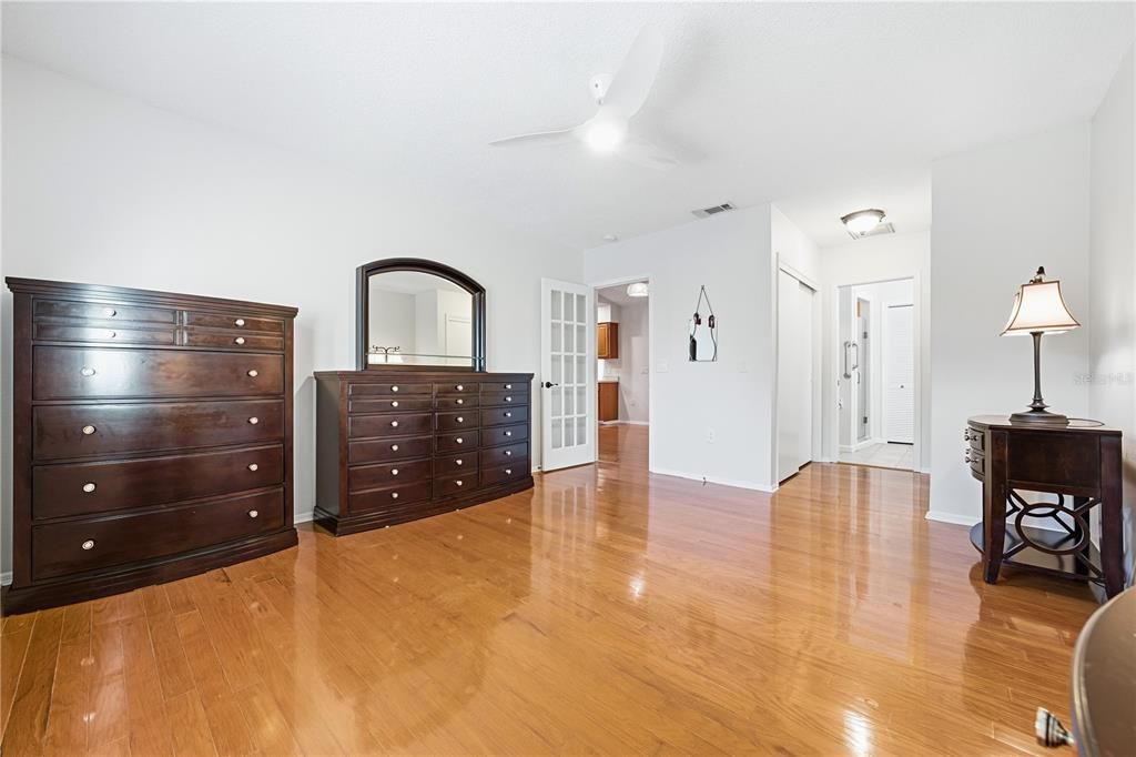 待售: $450,000 (2 贝兹, 2 浴室, 1419 平方英尺)