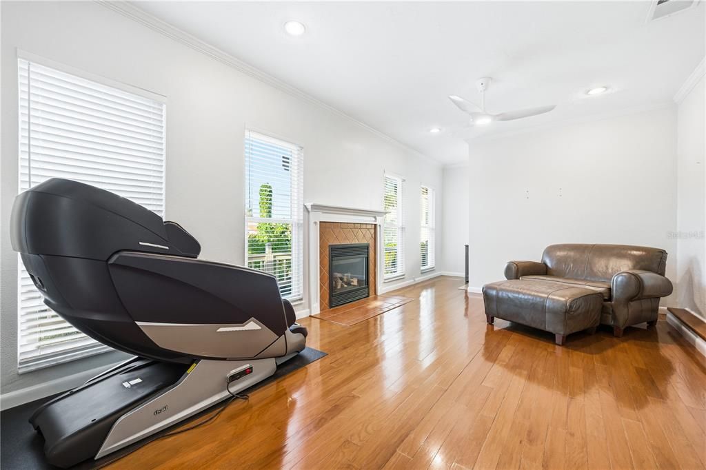 待售: $450,000 (2 贝兹, 2 浴室, 1419 平方英尺)