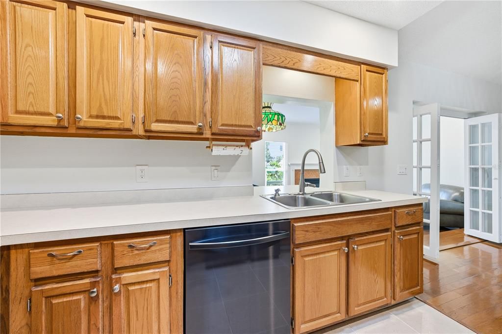 待售: $450,000 (2 贝兹, 2 浴室, 1419 平方英尺)