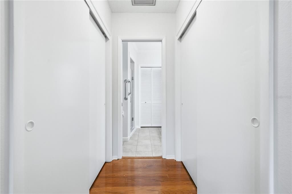 待售: $450,000 (2 贝兹, 2 浴室, 1419 平方英尺)