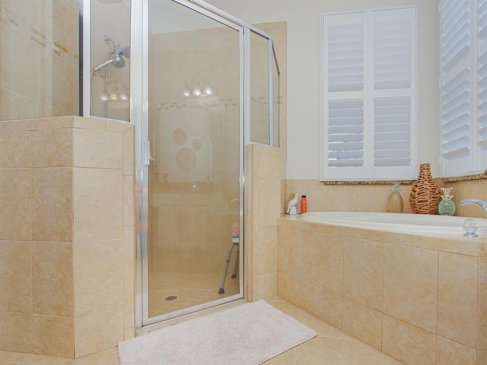 For Sale: $528,000 (3 beds, 2 baths, 1941 Square Feet)