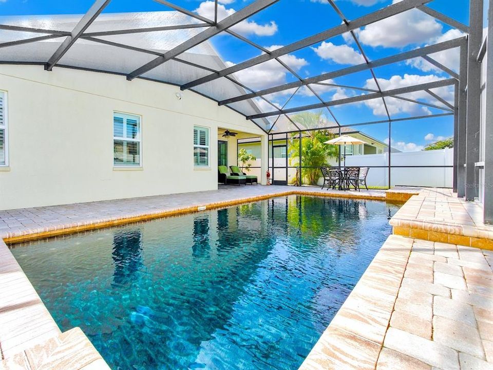 For Sale: $528,000 (3 beds, 2 baths, 1941 Square Feet)