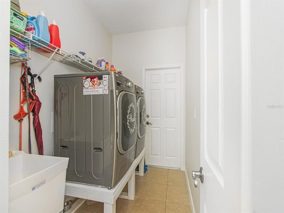 For Sale: $528,000 (3 beds, 2 baths, 1941 Square Feet)