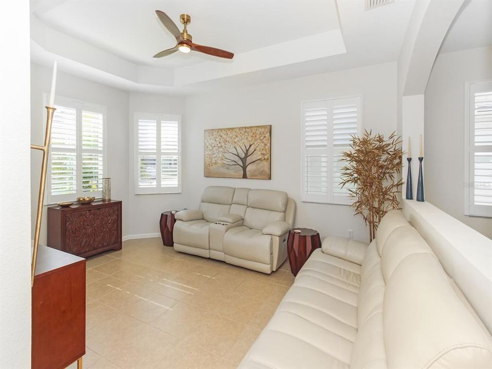 For Sale: $528,000 (3 beds, 2 baths, 1941 Square Feet)