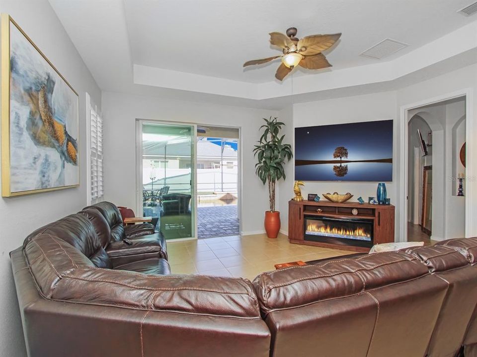 For Sale: $528,000 (3 beds, 2 baths, 1941 Square Feet)
