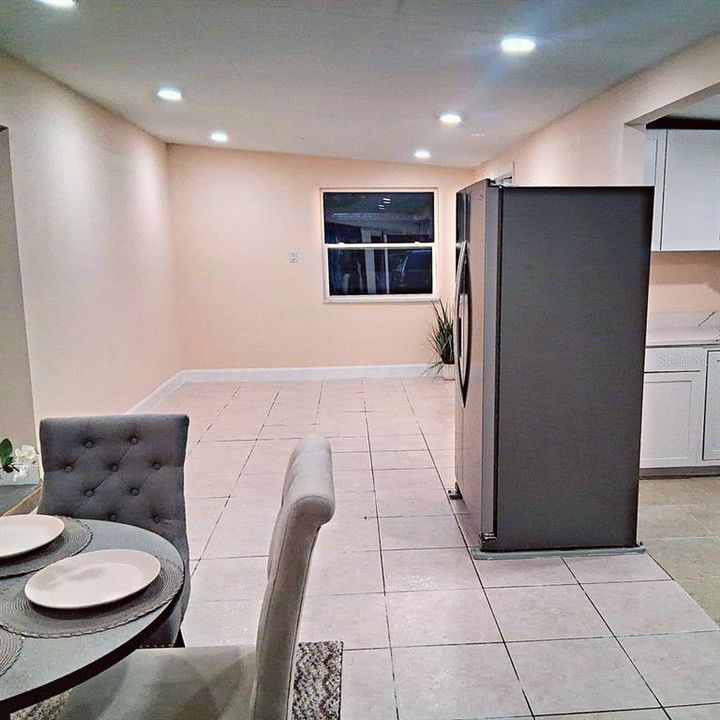 Под контрактом: $317,990 (2 спален, 2 ванн, 1251 Квадратных фут)