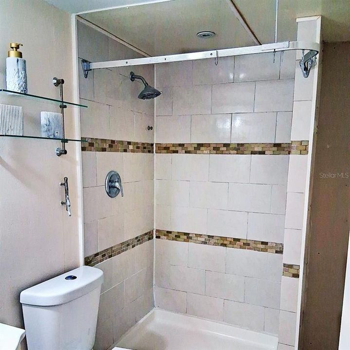 Под контрактом: $317,990 (2 спален, 2 ванн, 1251 Квадратных фут)