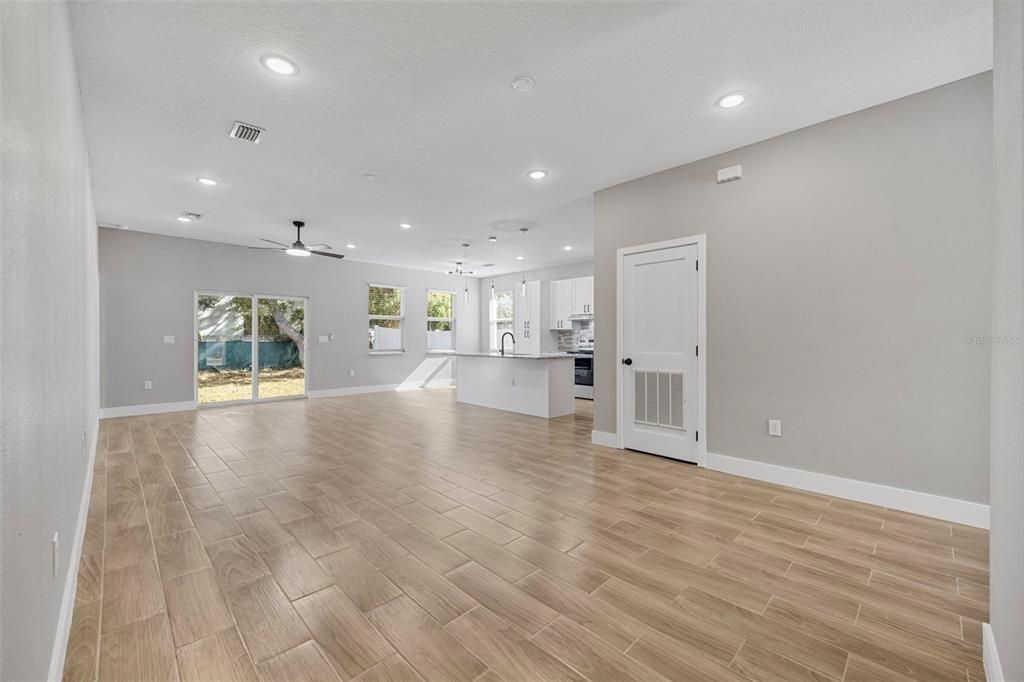 待售: $399,500 (3 贝兹, 2 浴室, 1590 平方英尺)