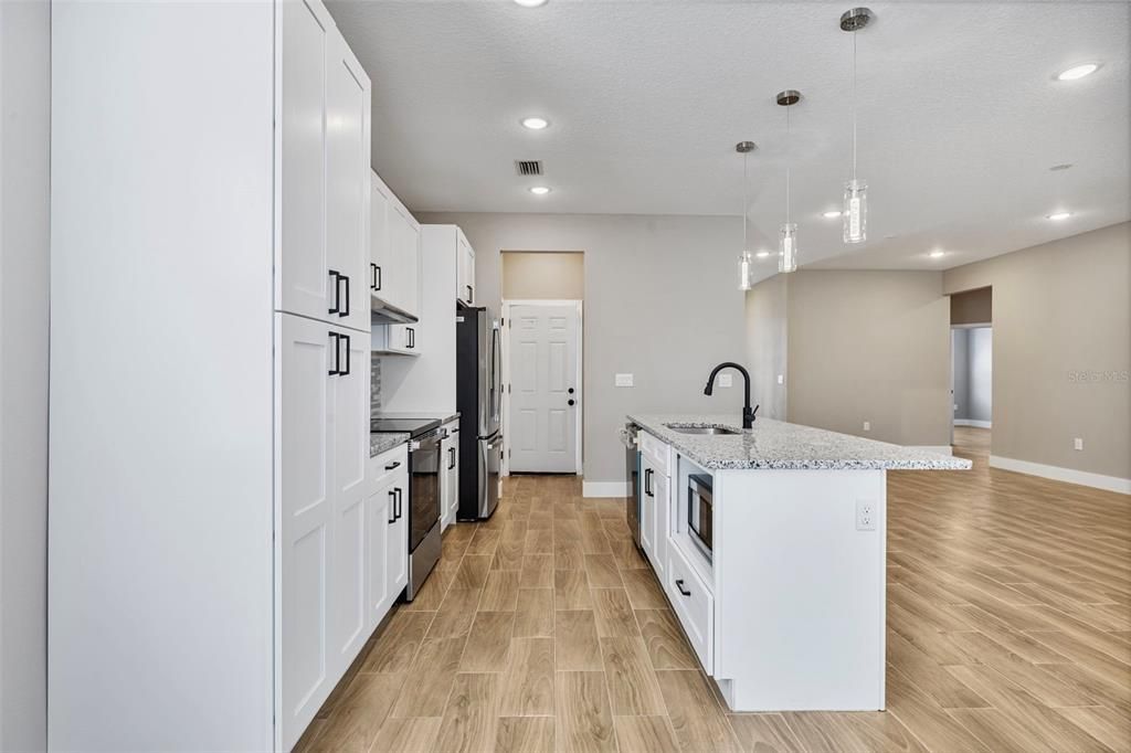 待售: $399,500 (3 贝兹, 2 浴室, 1590 平方英尺)