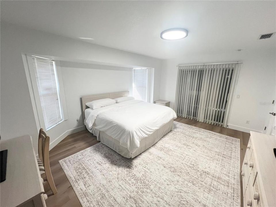 For Rent: $2,200 (3 beds, 2 baths, 1998 Square Feet)