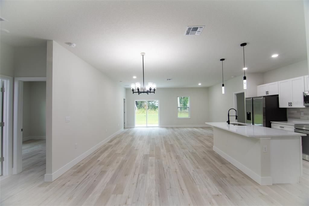 Active With Contract: $300,000 (4 beds, 2 baths, 1782 Square Feet)