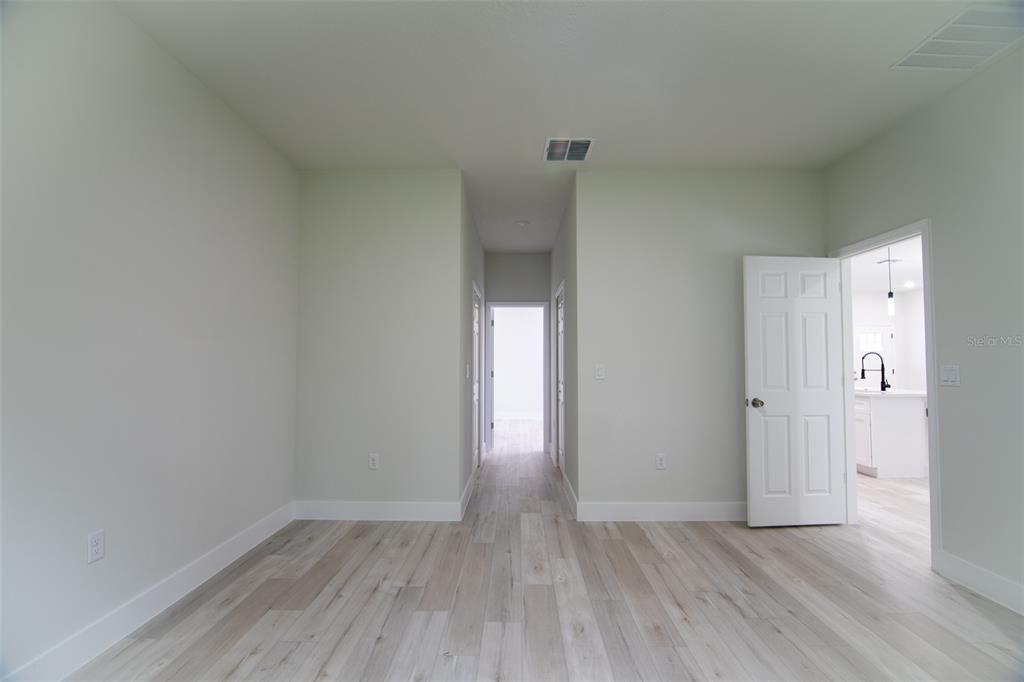 Active With Contract: $300,000 (4 beds, 2 baths, 1782 Square Feet)