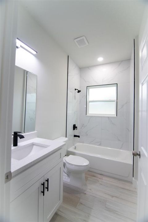 Active With Contract: $300,000 (4 beds, 2 baths, 1782 Square Feet)