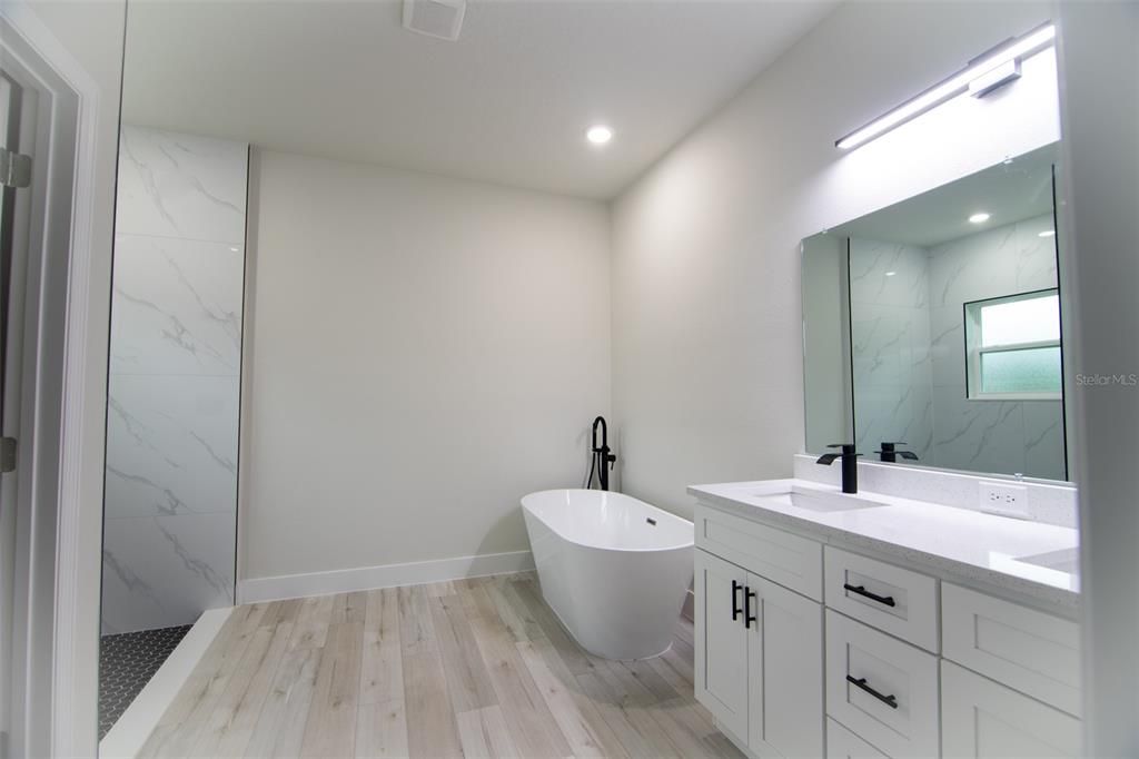 Active With Contract: $300,000 (4 beds, 2 baths, 1782 Square Feet)