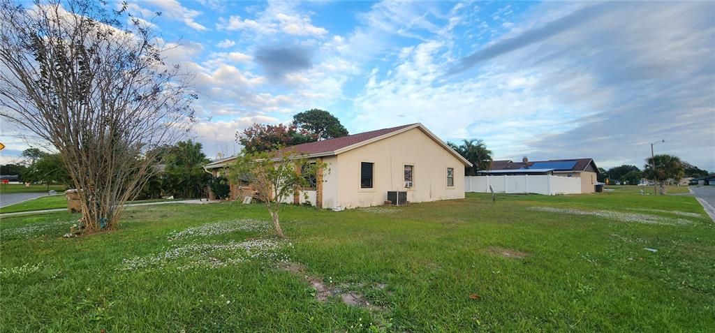 For Sale: $275,000 (3 beds, 2 baths, 1842 Square Feet)