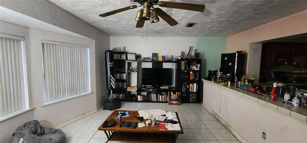 For Sale: $275,000 (3 beds, 2 baths, 1842 Square Feet)