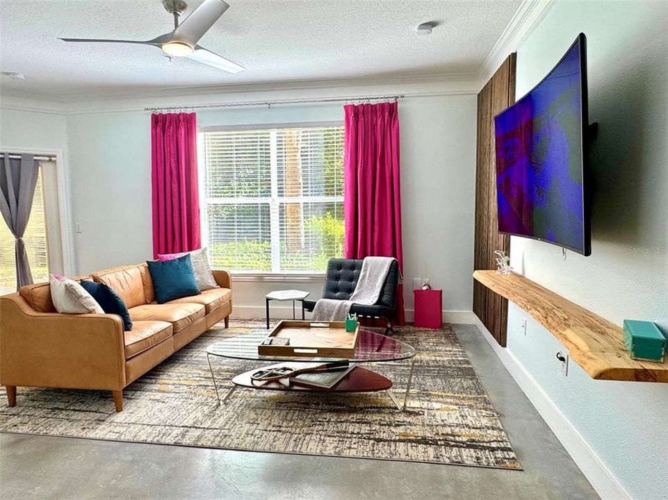 For Rent: $2,000 (2 beds, 2 baths, 1076 Square Feet)