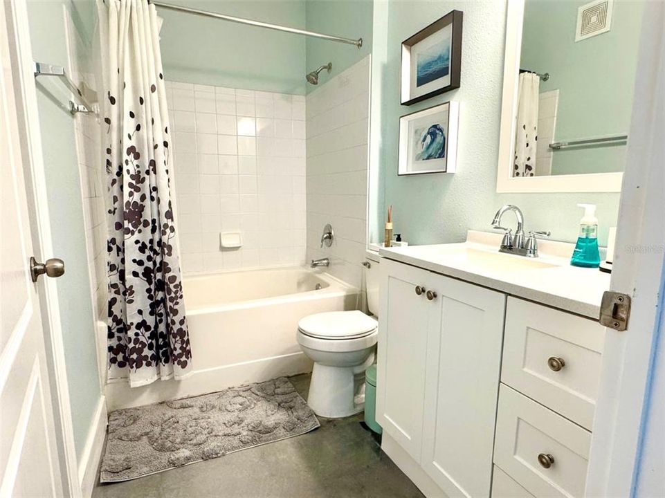 For Rent: $2,000 (2 beds, 2 baths, 1076 Square Feet)