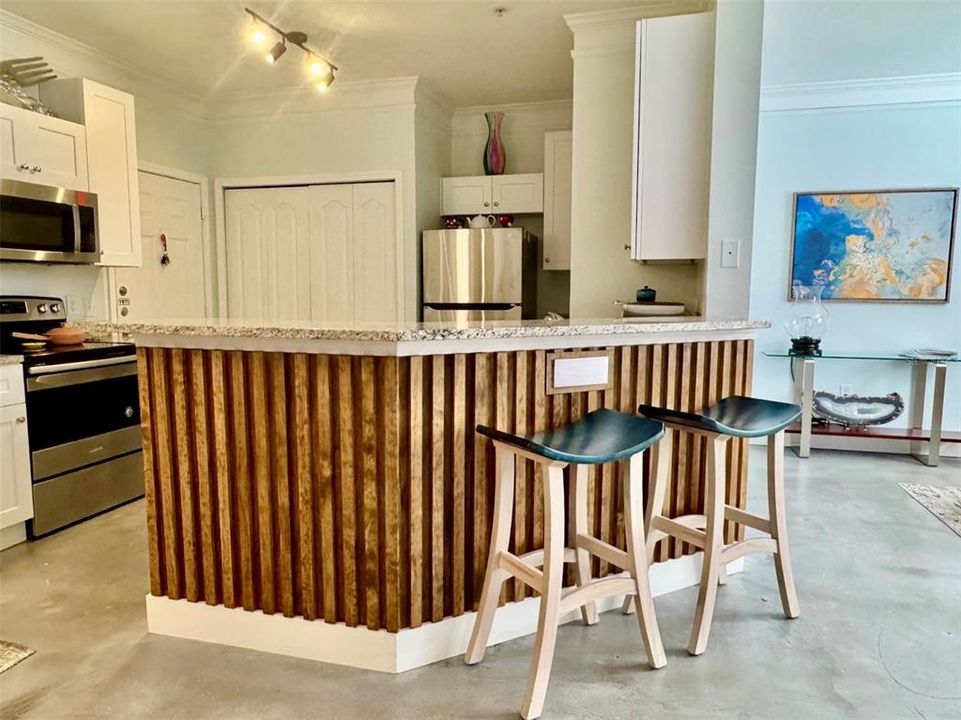 For Rent: $2,000 (2 beds, 2 baths, 1076 Square Feet)