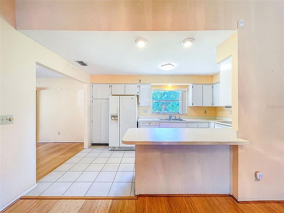 For Sale: $368,000 (2 beds, 2 baths, 1492 Square Feet)