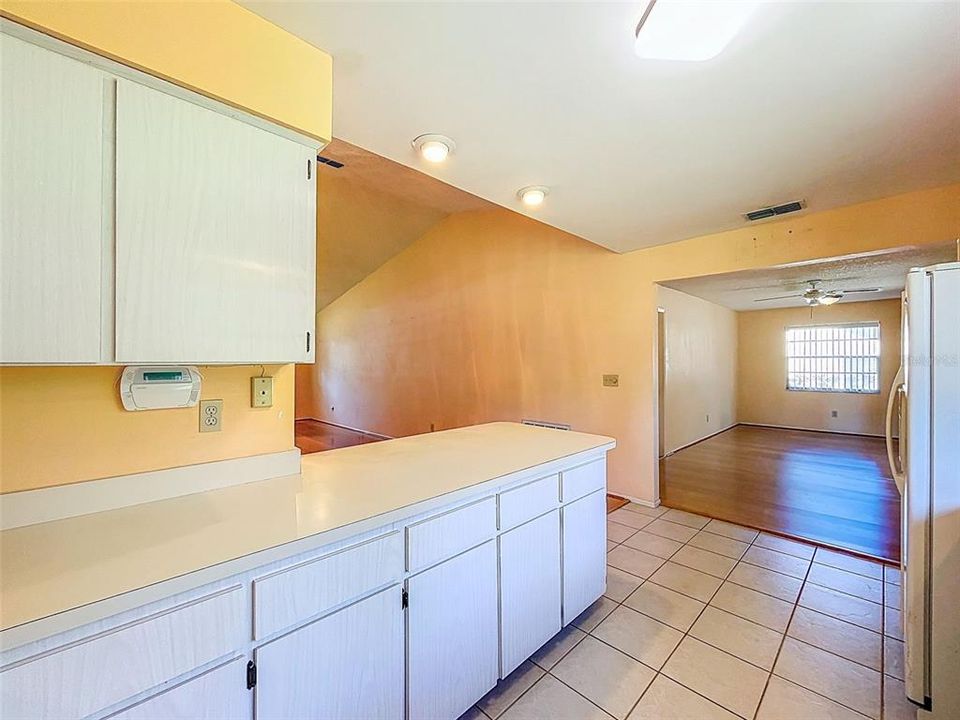 For Sale: $368,000 (2 beds, 2 baths, 1492 Square Feet)