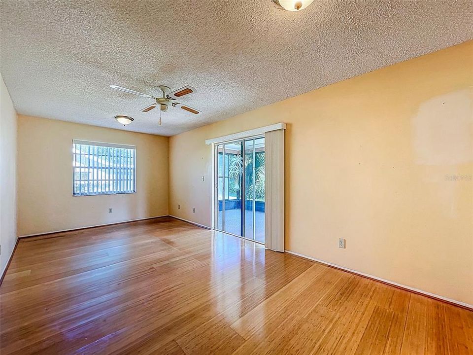 For Sale: $368,000 (2 beds, 2 baths, 1492 Square Feet)