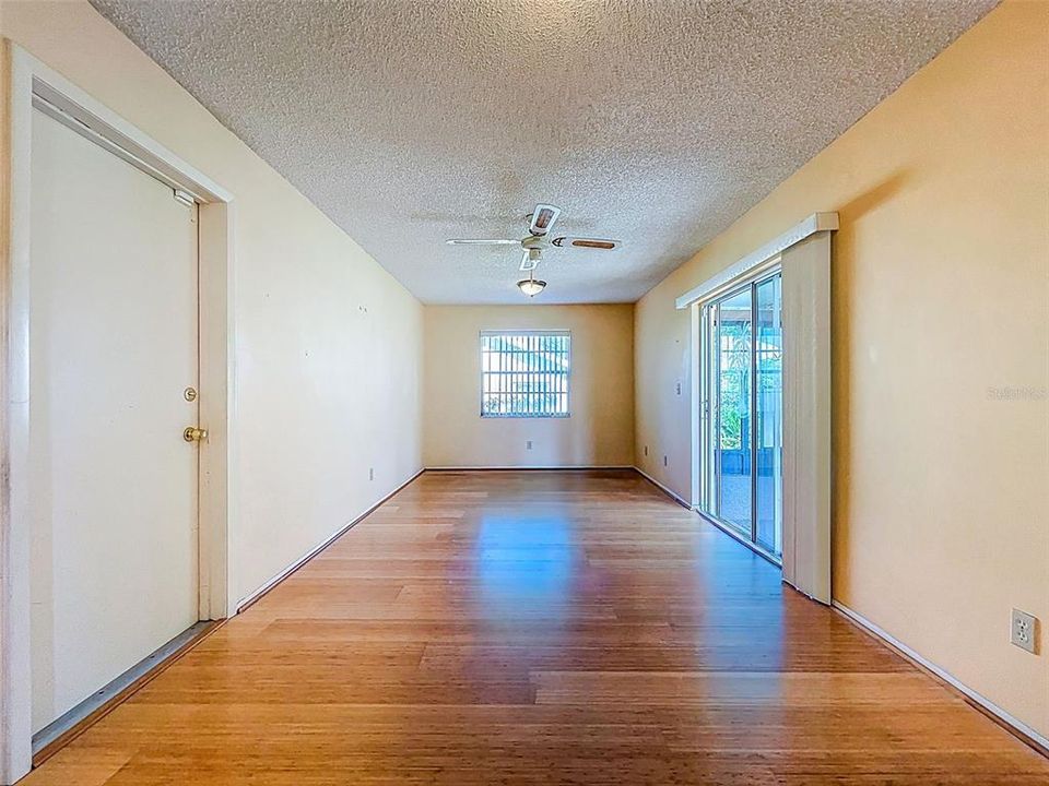 For Sale: $368,000 (2 beds, 2 baths, 1492 Square Feet)