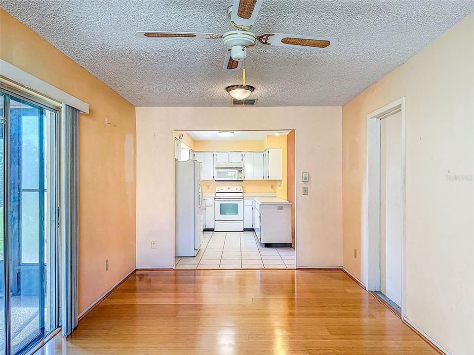 For Sale: $368,000 (2 beds, 2 baths, 1492 Square Feet)