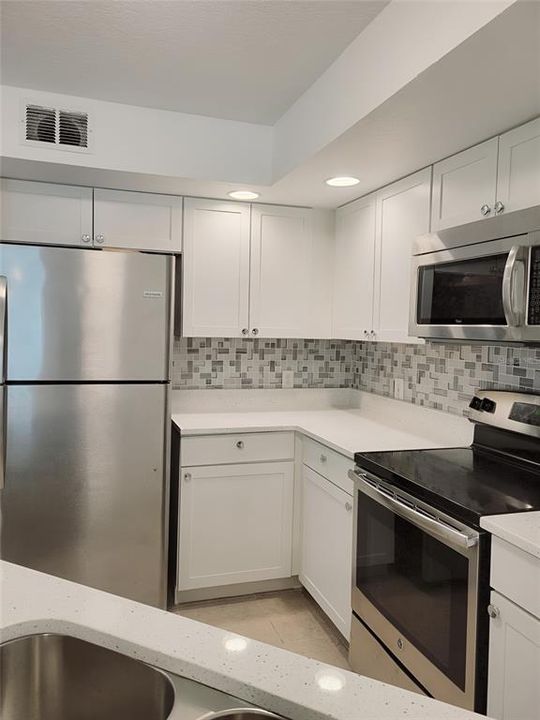 For Rent: $1,950 (3 beds, 2 baths, 1253 Square Feet)