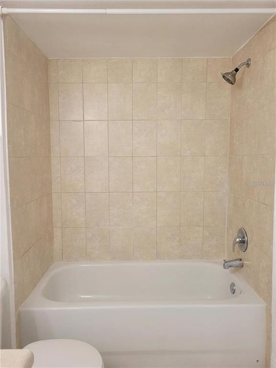 For Rent: $1,950 (3 beds, 2 baths, 1253 Square Feet)