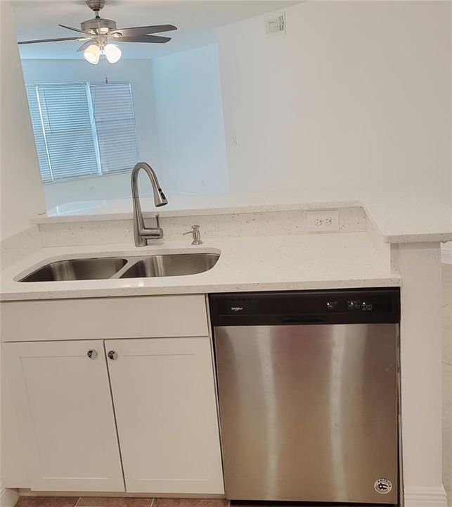 For Rent: $1,950 (3 beds, 2 baths, 1253 Square Feet)